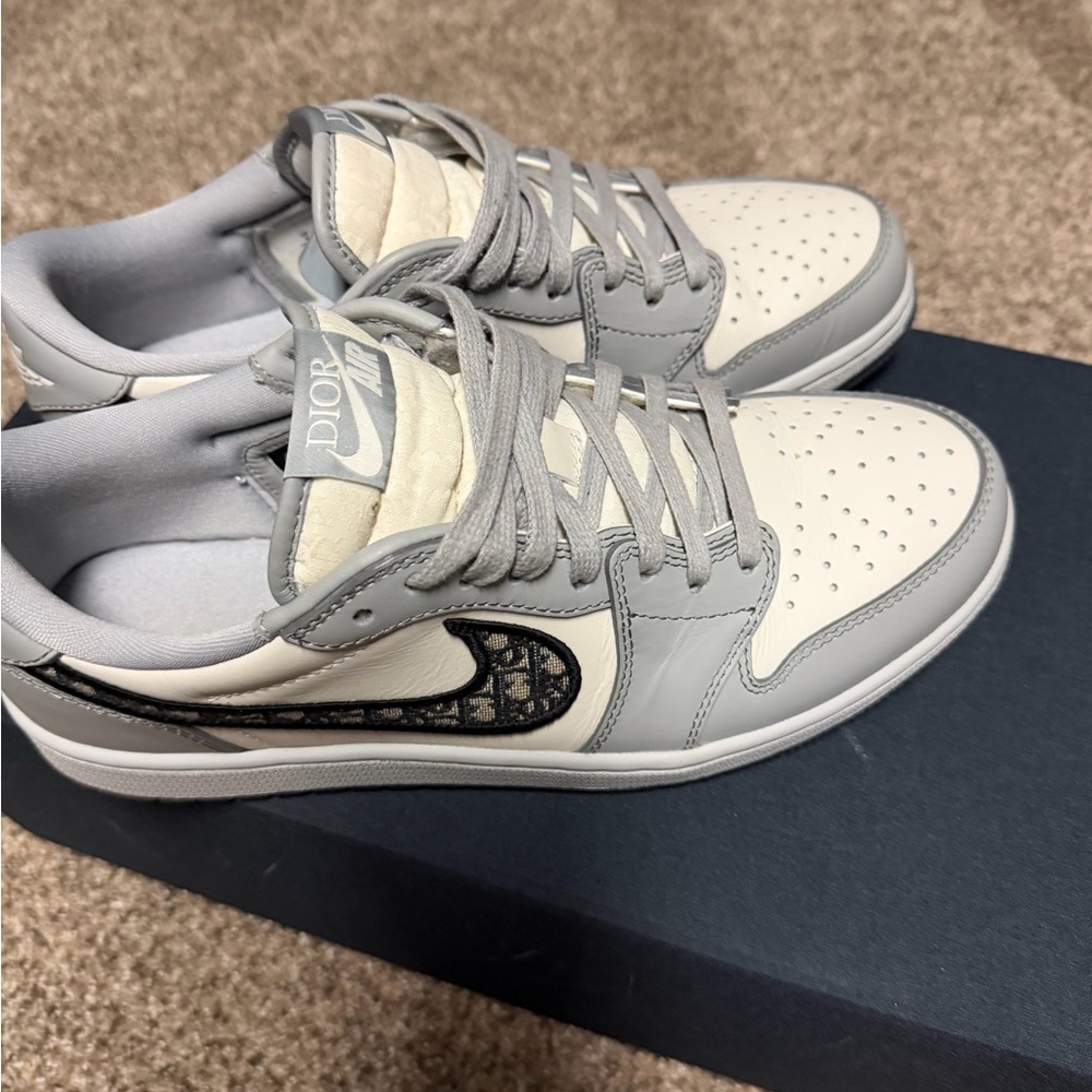 Men’s Air Dior Gray and White Sneakers - Picture 5 of 7